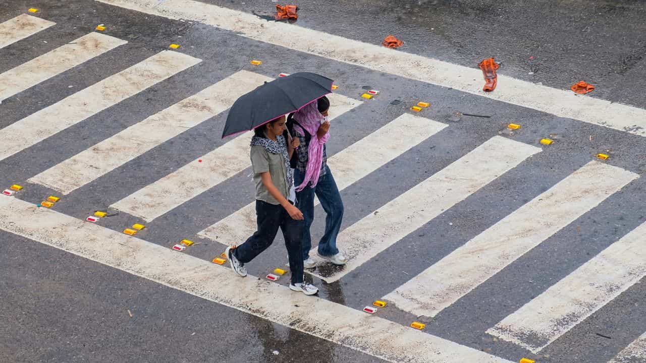 Kerala Weather Update: മഴ പെയ്യുമോ, അതോ വെയിലിൽ വാടുമോ? ഇന്നത്തെ കാലാവസ്ഥ Kerala Weather Update: മഴ പെയ്യുമോ, അതോ വെയിലിൽ വാടുമോ? ഇന്നത്തെ കാലാവസ്ഥ