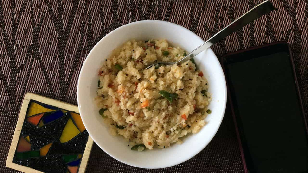 Upma Recipe: റവ ഇല്ലെങ്കിലും ഉപ്പുമാവ് ഉണ്ടാക്കാമെന്നേ... സംഗതി സിമ്പിളാണ് Upma Recipe: റവ ഇല്ലെങ്കിലും ഉപ്പുമാവ് ഉണ്ടാക്കാമെന്നേ... സംഗതി സിമ്പിളാണ്