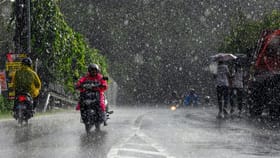 ശക്തമായ മഴ രണ്ടിടത്ത്, അലർട്ടിൽ മാറ്റം; കാലാവസ്ഥ മുന്നറിയിപ്പ്