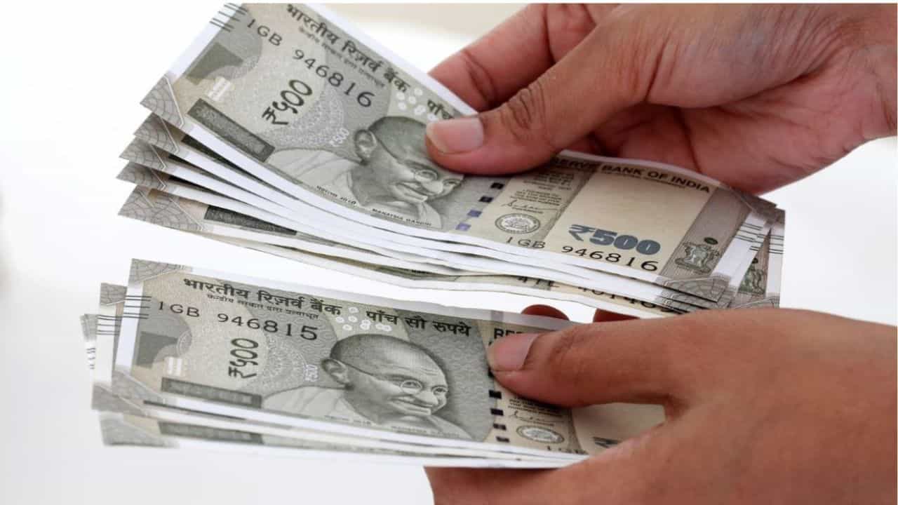 Welfare Pensions: ക്ഷേമ പെൻഷൻ ഇന്ന് മുതൽ, ജൂലൈ മാസത്തിൽ 3,000 രൂപയോ? Welfare Pensions: ക്ഷേമ പെൻഷൻ ഇന്ന് മുതൽ, ജൂലൈ മാസത്തിൽ 3,000 രൂപയോ?