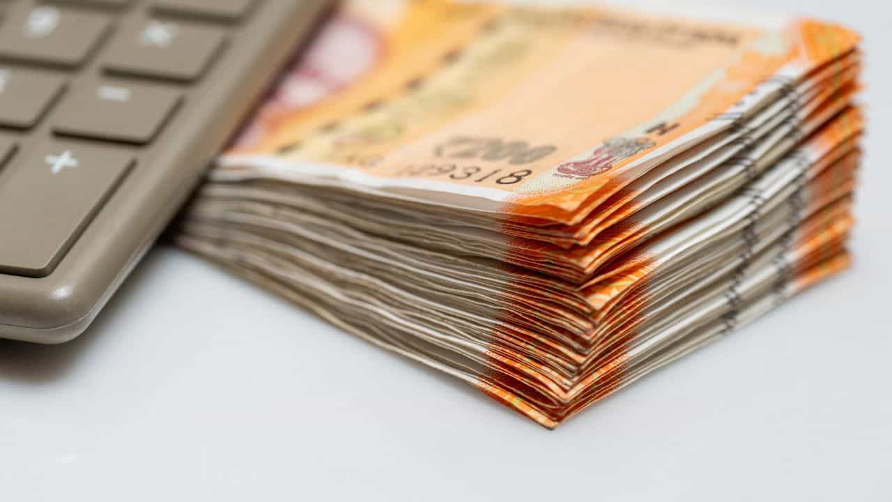 8th Pay Commission: 8-ാം ശമ്പള കമ്മീഷൻ: പെൻഷൻകാരെ ഒഴിവാക്കുമോ? പരിഗണനാ വിഷയങ്ങളിൽ മാറ്റം വരുത്താൻ സമ്മർദ്ദം 8th Pay Commission: 8-ാം ശമ്പള കമ്മീഷൻ: പെൻഷൻകാരെ ഒഴിവാക്കുമോ? പരിഗണനാ വിഷയങ്ങളിൽ മാറ്റം വരുത്താൻ സമ്മർദ്ദം