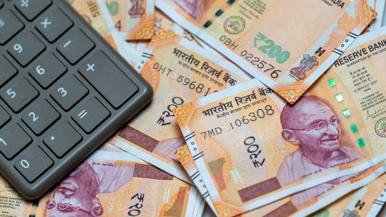 8th Pay Commission: ശമ്പള വർദ്ധനവ് എപ്പോൾ? 8-ാം ശമ്പള കമ്മീഷനിൽ ഫിറ്റ്മെന്റ് ഫാക്ടർ ഇതായിരിക്കും! 8th Pay Commission: ശമ്പള വർദ്ധനവ് എപ്പോൾ? 8-ാം ശമ്പള കമ്മീഷനിൽ ഫിറ്റ്മെന്റ് ഫാക്ടർ ഇതായിരിക്കും!