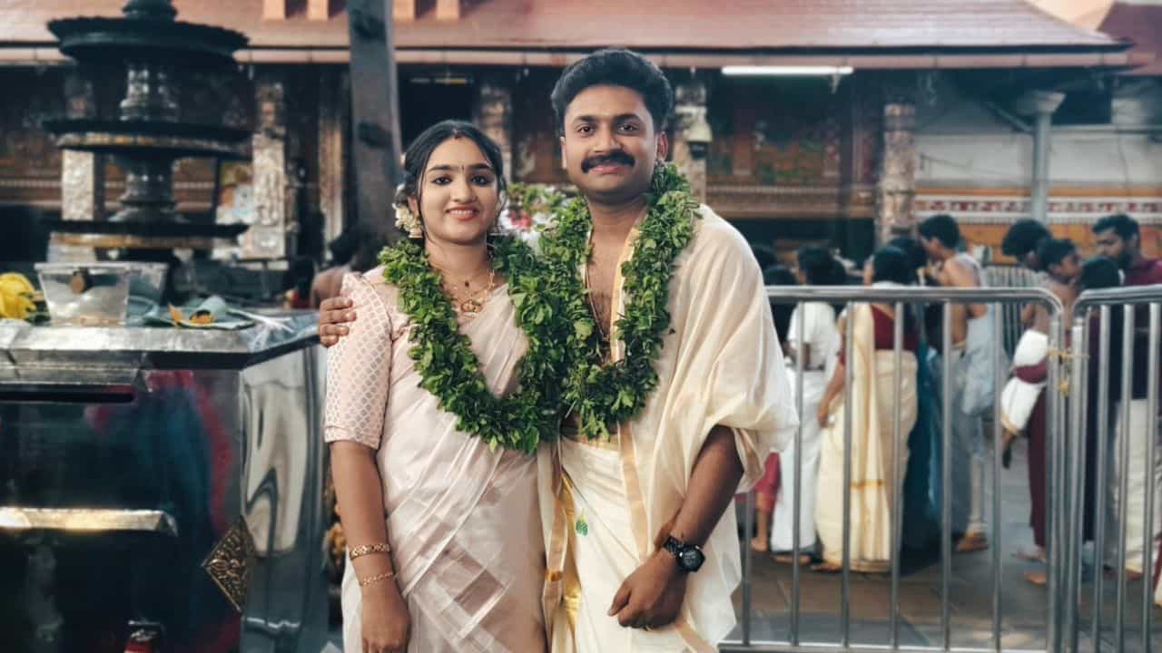 Akhil NRD Megha Nair : ഇൻസ്റ്റായിലെ പേരിൽ മാറ്റം, പിന്നാലെ പല കഥകളും; വ്ളോഗർ അഖിൽ എൻആർഡിയും ഭാര്യയും വേർപിരിഞ്ഞു? Akhil NRD Megha Nair : ഇൻസ്റ്റായിലെ പേരിൽ മാറ്റം, പിന്നാലെ പല കഥകളും; വ്ളോഗർ അഖിൽ എൻആർഡിയും ഭാര്യയും വേർപിരിഞ്ഞു?