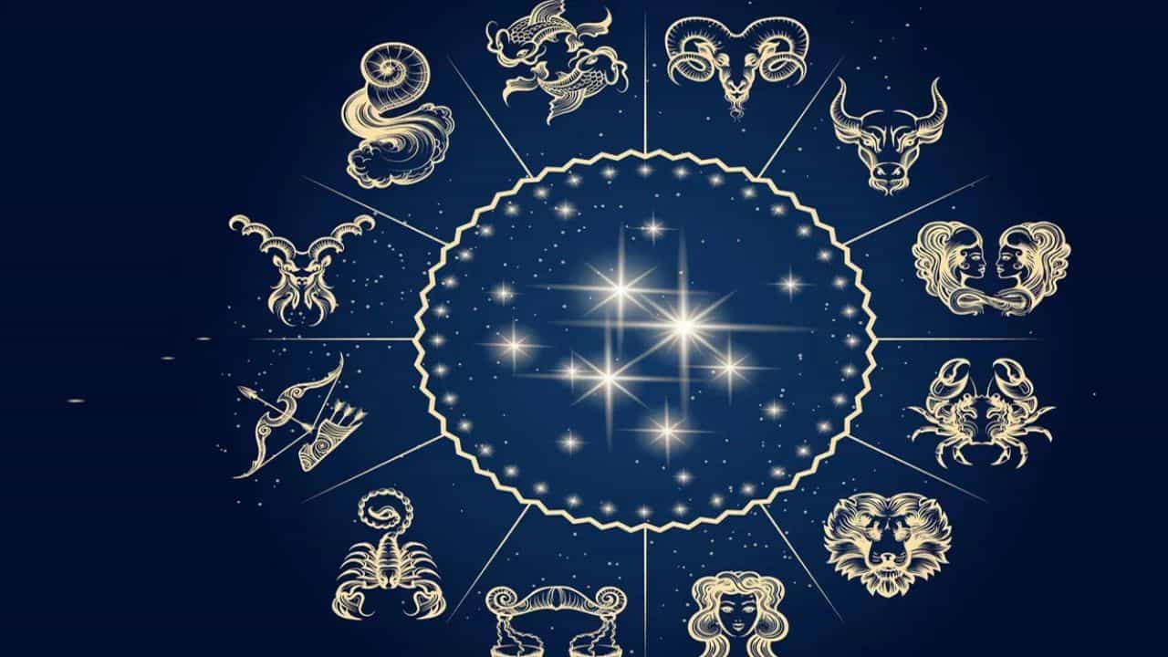 Astrology Malayalam: സാമ്പത്തിക നേട്ടം, തൊഴിൽ പുരോഗതി! ശനി ചലിച്ചാൽ ഇനി ഭാഗ്യകാലം വാരാൻ പോകുന്ന രാശികൾ Astrology Malayalam: സാമ്പത്തിക നേട്ടം, തൊഴിൽ പുരോഗതി! ശനി ചലിച്ചാൽ ഇനി ഭാഗ്യകാലം വാരാൻ പോകുന്ന രാശികൾ