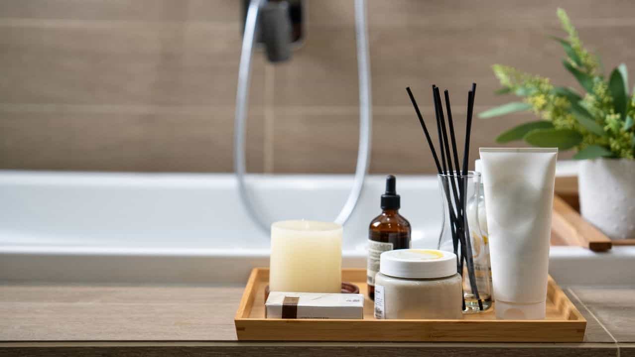 Bathroom Odour: കുളിമുറിയിലെ ദുർഗന്ധം അലട്ടുന്നുണ്ടോ? അടുക്കളയിലെ ഈ സാധനങ്ങൾ മാത്രം മതി Bathroom Odour: കുളിമുറിയിലെ ദുർഗന്ധം അലട്ടുന്നുണ്ടോ? അടുക്കളയിലെ ഈ സാധനങ്ങൾ മാത്രം മതി