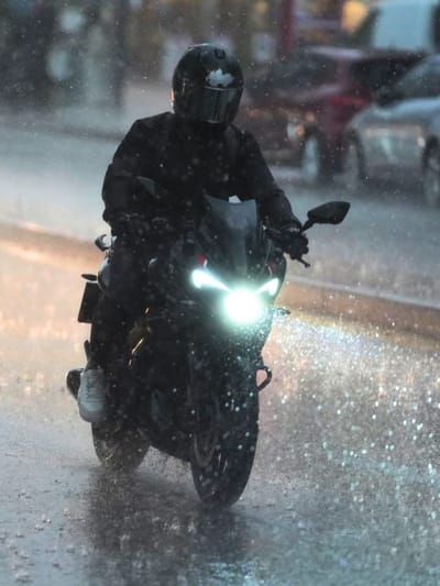 മഴക്കാലത്ത് ബൈക്ക് മെയിന്റനൻസ് എങ്ങനെ വേണം?