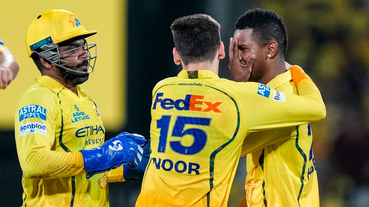 Chennai Super Kings: സഞ്ജുവിന്റെയും സംഘത്തിന്റെയും പുതിയ പരിശീലകന് ഇംഗ്ലണ്ടില് നിന്ന്? ഫ്ലെമിങിന്റെ പിന്ഗാമിയെക്കുറിച്ച് സൂചന Chennai Super Kings: സഞ്ജുവിന്റെയും സംഘത്തിന്റെയും പുതിയ പരിശീലകന് ഇംഗ്ലണ്ടില് നിന്ന്? ഫ്ലെമിങിന്റെ പിന്ഗാമിയെക്കുറിച്ച് സൂചന