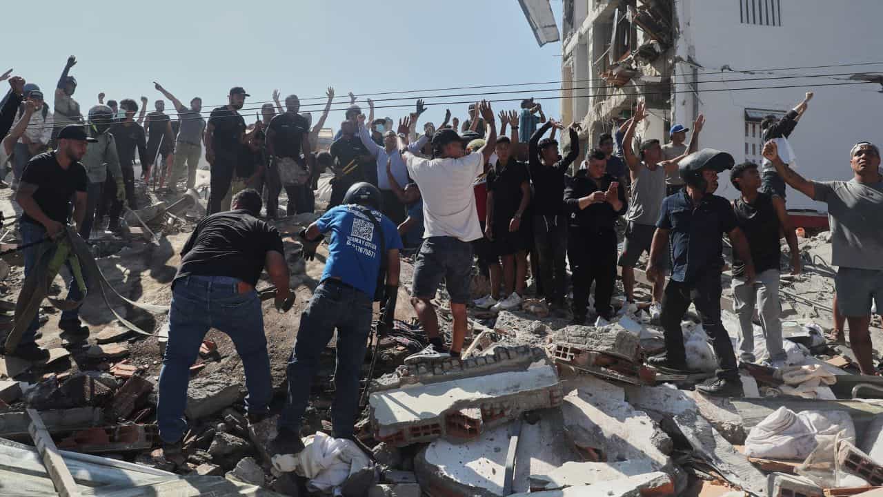 Colombia Earthquake: കൊളംബിയയില് ഭൂചലനം; മരണസംഖ്യ 111 കടന്നു, സ്ഥിതി അതീവ ഗുരുതരം Colombia Earthquake: കൊളംബിയയില് ഭൂചലനം; മരണസംഖ്യ 111 കടന്നു, സ്ഥിതി അതീവ ഗുരുതരം