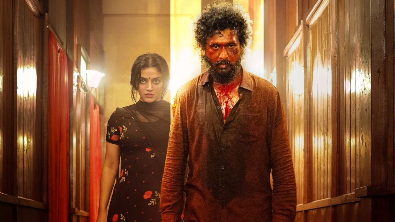 ഇതുവരെ കണ്ടതിൽ നിന്ന് ഏറെ വ്യത്യസ്തമായ രൂപത്തിലാണ് വാമിക ഗബ്ബി ഡിസിയിൽ എത്തിയിരക്കുന്നത്. ഗോദ എന്ന സിനിമയിലൂടെ തന്നെ ആക്ഷൻ രംഗങ്ങൾ തനിക്ക് അനായാസമായി ചെയ്യാൻ കഴിയുമെന്ന് തെളിയിച്ച നടിയാണ് അവർ. ഡിസിയിൽ ആക്ഷൻ രംഗങ്ങളിൽ ലീഡ് ചെയ്യുന്നത് വാമിക ആണെന്നാണ് പ്രേക്ഷകർ പറയുന്നത്.