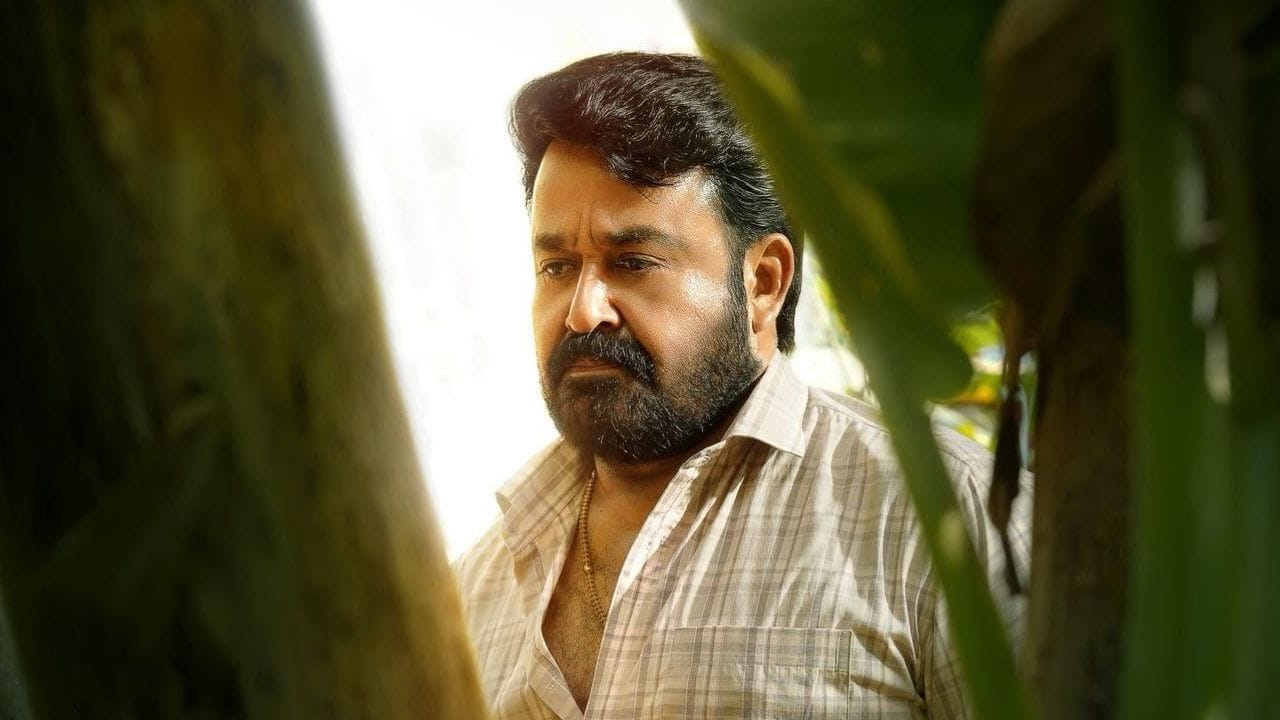 ആശീർവാദ് സിനിമാസിൻ്റെ ബാനറിൽ ആൻ്റണി പെരുമ്പാവൂരാണ് സിനിമ നിർമ്മിച്ചത്. മോഹൻലാലിനൊപ്പം മീന, അൻസിബ ഹസ്സൻ, എസ്തർ അനിൽ, സിദ്ദിഖ്, ആശ ശരത്, മുരളി ഗോപി എന്നിവർ ചിത്രത്തിൽ പ്രധാന വേഷങ്ങളിൽ എത്തിയിരുന്നു. മലയാളത്തിൽ ഏറ്റവും അധികം കളക്ഷൻ നേടിയ സിനിമയുടെ പട്ടികയിലും ദൃശ്യം ഇടംപിടിച്ചിട്ടുണ്ട്. 