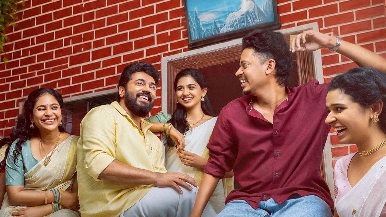 ഈ സിനിമയിലെ കഥാപാത്രങ്ങളോടൊപ്പം തന്നെ മറ്റു രണ്ടു കാര്യങ്ങൾ ഇതിനോടകം വലിയ ഹിറ്റായി മാറിയിട്ടുണ്ട്. ഒന്ന് യവന കഥയിൽ നിന്ന് തുടങ്ങുന്ന ഗാനം ആണ്. അടുത്തതാകട്ടെ സിനിമയിലെ നായകനായ നിവിൻ പോളിയുടെ കഥാപാത്രം ജസ്റ്റിന്റെ കാറാണ് . ( Image Credit Source Social Media )