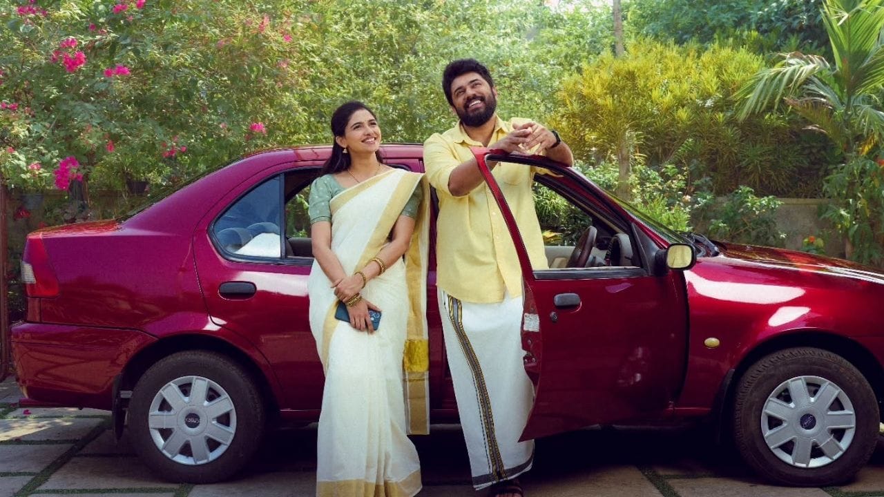 എഴുതി വന്നപ്പോഴാണ് സിനിമയിൽ കാറിന് ഇത്തരത്തിൽ ചിത്രീകരിക്കാൻ കഴിയുമെന്ന് തോന്നിയത് എന്ന് സംവിധായകൻ ഗിരീഷ് ഒരു അഭിമുഖത്തിൽ വ്യക്തമാക്കിയിരുന്നു. ഒരു പഴയ പ്രസന്റബിൾ ആയ കാർ വേണമെന്നുള്ളതായിരുന്നു. ക്യാമറാമാൻ അജ്മൽ സാബുവാണ് ഫോർഡ് ഐക്കണെ തിരഞ്ഞെടുക്കുന്നത്. തനിക്ക് വാഹനങ്ങളെക്കുറിച്ച് വലിയ ഐഡിയ ഇല്ലായിരുന്നുവെന്നും ഗിരീഷ് എഡി പറയുന്നുണ്ട്.