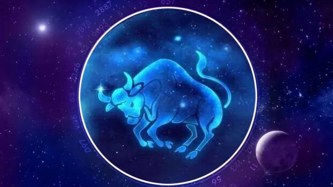 ഇടവം: ഇടവം രാശിക്കാർക്ക് ശനിയുടെ സംക്രമണം നല്ല ഫലങ്ങൾ കൊണ്ടുവരും. ജോലി ചെയ്യുന്നവർക്ക് സ്ഥാനക്കയറ്റവും ശമ്പള വർദ്ധനവും ഉണ്ടാകാൻ സാധ്യത. പുതിയ വരുമാന സ്രോതസ്സുകൾ തുറന്നുവരും. മുടങ്ങിക്കിടന്ന എല്ലാ കാര്യങ്ങളുടെയും തടസ്സങ്ങൾ മാറും. സാമ്പത്തിക സ്ഥിരത കൈവരിക്കും.