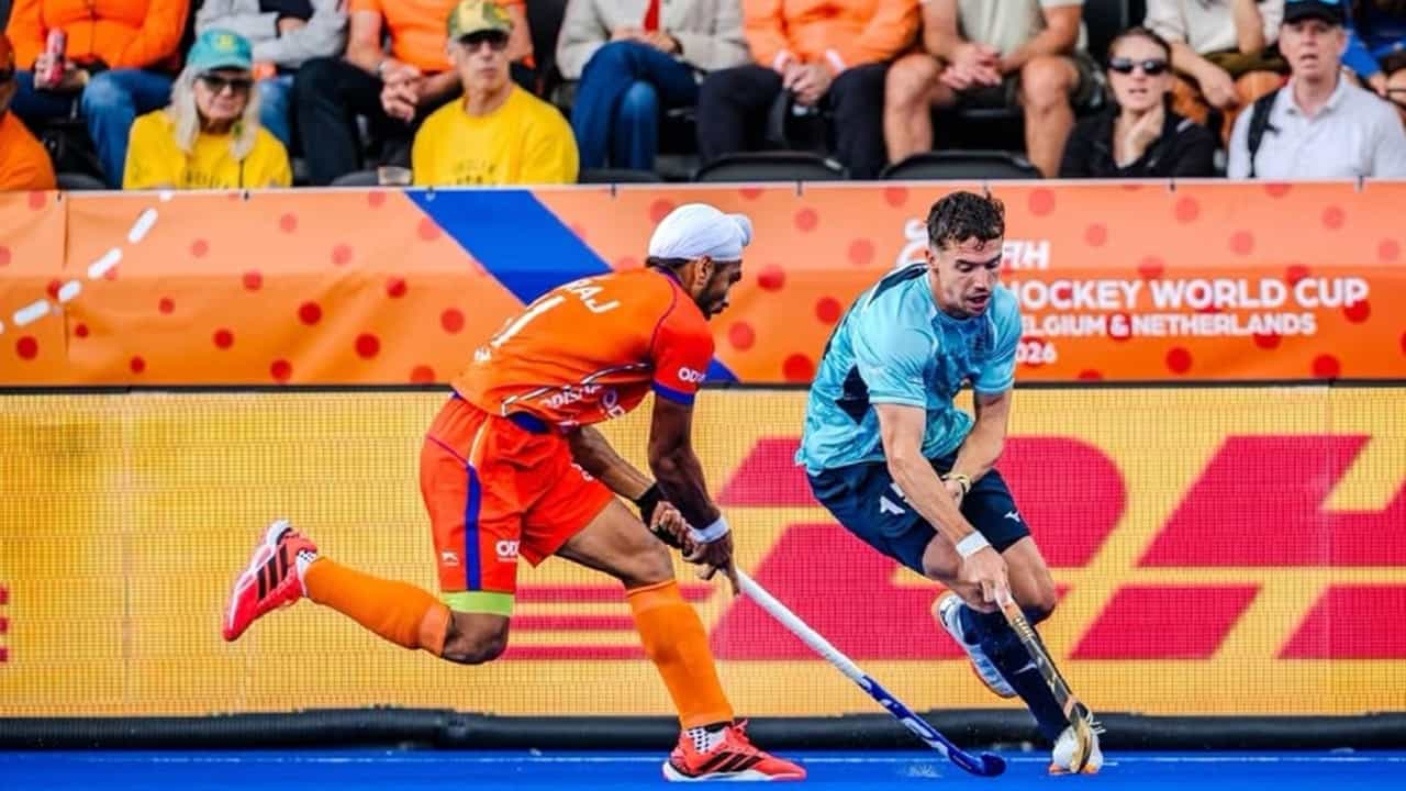 FIH Hockey World Cup 2026: ഇംഗ്ലണ്ടിനോട് തോറ്റു; പാകിസ്താനെ തോൽപ്പിച്ചില്ലെങ്കിൽ പുറത്തേക്ക്! ഇന്ത്യയ്ക്ക് ഇനി ജീവന്മരണ പോരാട്ടം FIH Hockey World Cup 2026: ഇംഗ്ലണ്ടിനോട് തോറ്റു; പാകിസ്താനെ തോൽപ്പിച്ചില്ലെങ്കിൽ പുറത്തേക്ക്! ഇന്ത്യയ്ക്ക് ഇനി ജീവന്മരണ പോരാട്ടം