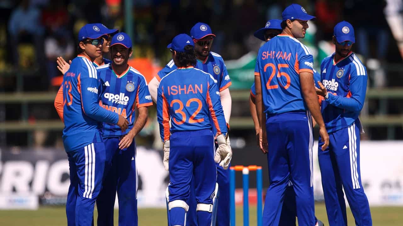 IND vs BAN: ഇന്ത്യന് ടീം ബംഗ്ലാദേശിലേക്ക് വിമാനം കയറുമോ? കേന്ദ്ര സർക്കാരിന്റെ പച്ചക്കൊടിക്കായി കാത്ത് ബിസിസിഐ IND vs BAN: ഇന്ത്യന് ടീം ബംഗ്ലാദേശിലേക്ക് വിമാനം കയറുമോ? കേന്ദ്ര സർക്കാരിന്റെ പച്ചക്കൊടിക്കായി കാത്ത് ബിസിസിഐ