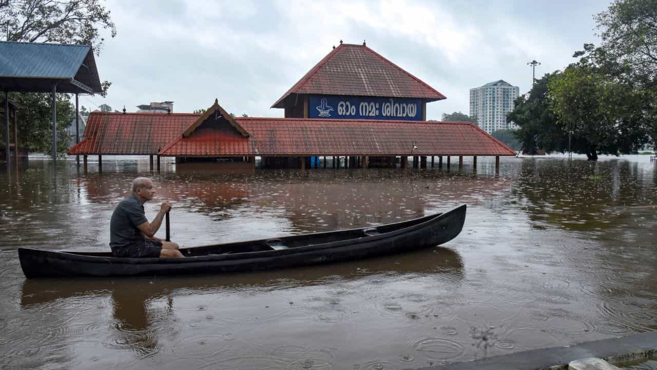 Kerala Weather Update: പെരുമഴ തുടരും... 9 ജില്ലകളിൽ റെഡ് അലർട്ട്; കടൽക്ഷോഭത്തിനും സാധ്യത