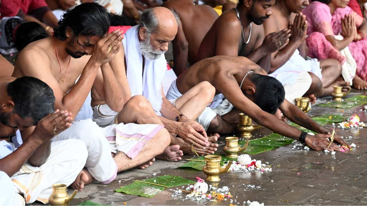 Karkidakavu 2026: കർക്കിടകവാവിന് ബലിയിടുന്നില്ലേ? ഈ പ്രധാന സാധനങ്ങൾ മറക്കാതെ കരുതണം