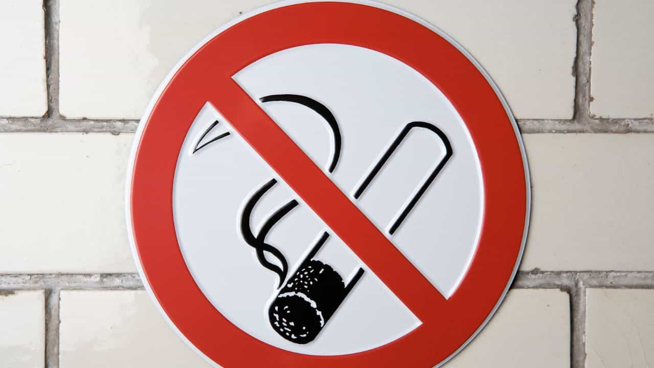 Karnataka Bans Tobacco: പാൻമസാലയും ഗുട്കയും പൂർണ്ണമായി നിരോധിച്ച് കർണാടക! വില്പന നടത്തിയാൽ വൻ പണി Karnataka Bans Tobacco: പാൻമസാലയും ഗുട്കയും പൂർണ്ണമായി നിരോധിച്ച് കർണാടക! വില്പന നടത്തിയാൽ വൻ പണി