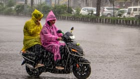 മഴ മാറിയിട്ടില്ല! നാളെ യെല്ലോ അലർട്ട്; ഈ ജില്ലകളിൽ മുന്നറിയിപ്പ്