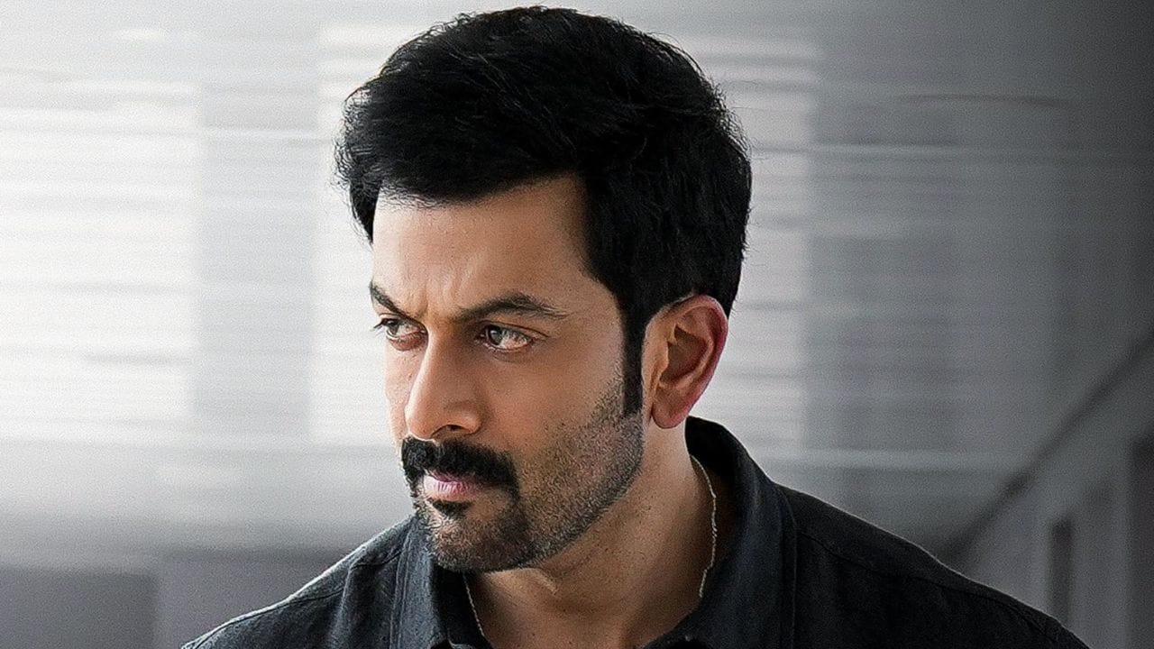 റിലീസ് ദിവസം തന്നെ ഖലീഫയുടെ രണ്ടാം ഭാഗവും അണിയറ പ്രവർത്തർ പ്രഖ്യാപിച്ചിരുന്നു. മോഹൻലാലാണ് രണ്ടാം ഭാഗത്തിൽ കേന്ദ്ര കഥാപാത്രമായി എത്തുക മാമ്പറക്കൽ അഹമ്മദലിയുടെ ഒരു വലിയ ലോകത്തിൻ്റെ, വലിയ കഥയുടെ അടർത്തിമാറ്റപ്പെട്ട ഒരു ഏട് മാത്രമാണ് ഖലീഫ പാർട്ട് വൺ എന്നും മോഹൻലാലലിൻ്റെ മാസ്സ് ആക്ഷൻ സിനിമക്കായി കാത്തിരിക്കുകയാണെന്നും രണ്ടാം ഭാഗം പ്രഖ്യാപിക്കുന്ന ചടങ്ങിൽ പൃഥ്വിരാജ് പറഞ്ഞിരുന്നു.