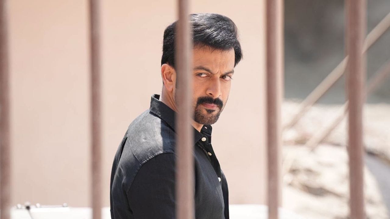 കേരളം തന്നെയാണ് ബോക്സ് ഓഫീസ് കളക്ഷനിൽ ഏറ്റവും മുന്നിലുള്ളത്. ചിത്രത്തിൻ്റെ ഇന്ത്യയിലെ ആകെ ഗ്രോസ് കളക്ഷനിലേക്ക് 4.85 കോടി രൂപയും കേരളത്തിൽ നിന്നാണ് ലഭിച്ചത്. മികച്ച പ്രകടനം കാഴ്ചവെച്ച കർണാടകയാണ് കളക്ഷനിൽ തൊട്ടുപിന്നിലുള്ളത്. കർണാടകയിലെ തിയേറ്ററുകളിൽ നിന്ന് മാത്രം ആദ്യ ദിനം 44 ലക്ഷം കളക്ഷൻ ചിത്രം സ്വന്തമാക്കി.