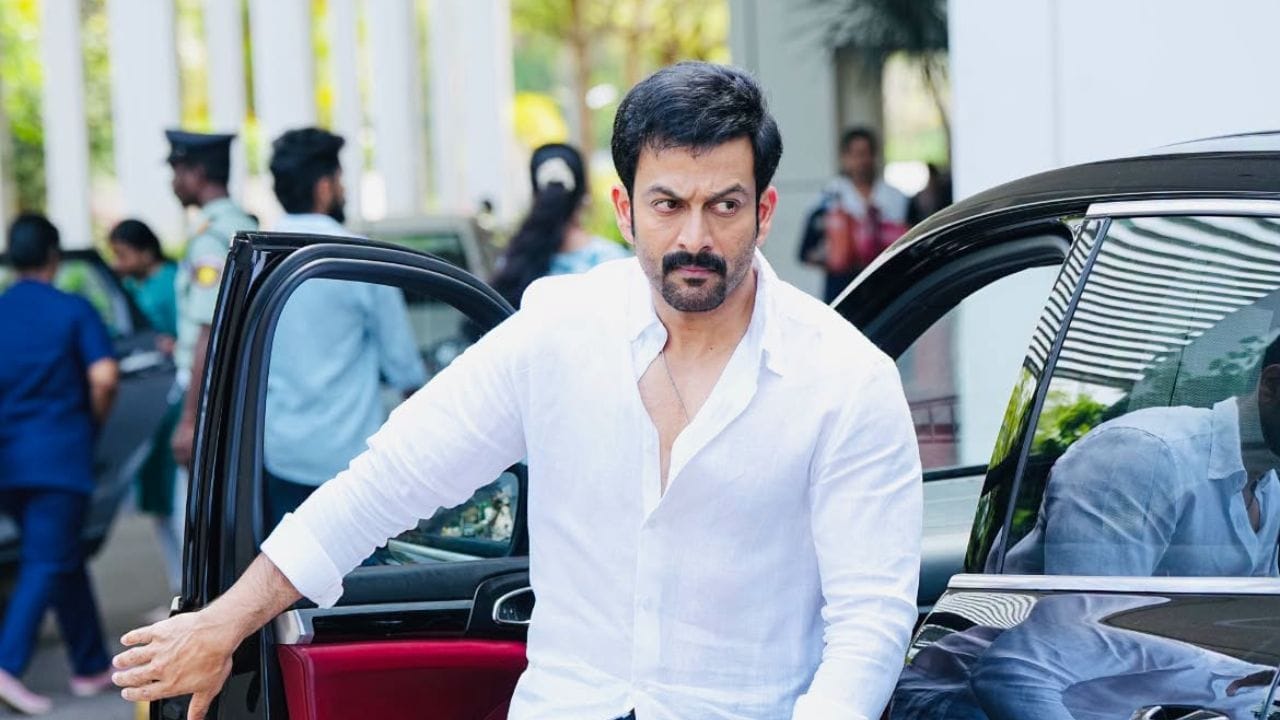 തമിഴ്നാട്ടിൽ നിന്നും മികച്ച പ്രതികരണമാണ് ചിത്രത്തിന് ലഭിക്കുന്നത്. ആദ്യദിനത്തിൽ തമിഴ്നാട്ടിൽ നിന്ന് 20 ലക്ഷം രൂപയാണ് ചിത്രം നേടിയത്. ആന്ധ്രാപ്രദേശ്, തെലങ്കാന എന്നീ സംസ്ഥാനങ്ങളിൽ നിന്ന് നാല് ലക്ഷം രൂപയും ചിത്രം കളക്ട് ചെയ്തു. ഇന്ത്യയുടെ മറ്റ് ഭാഗങ്ങളിൽ നിന്നായി പതിനഞ്ച് ലക്ഷം രൂപ കൂടി ലഭിച്ചതോടെയാണ് ചിത്രത്തിൻ്റെ ഗ്രോസ് കളക്ഷൻ 5.68 കോടി രൂപയിലെത്തിയത്.