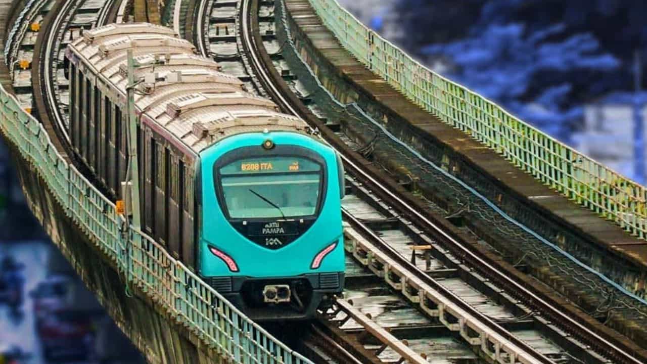 Kochi Metro: ഇനി കൊച്ചി മെട്രോ അല്ല, കേരളം മെട്രോ റെയിൽ ലിമിറ്റഡ്! പേര് മാറ്റം വൈകാതെ Kochi Metro: ഇനി കൊച്ചി മെട്രോ അല്ല, കേരളം മെട്രോ റെയിൽ ലിമിറ്റഡ്! പേര് മാറ്റം വൈകാതെ