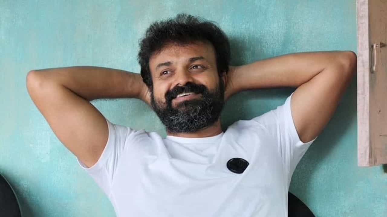 Kunchacko Boban : അനിയത്തിപ്രാവിലെ ആ സ്പ്ലണ്ടർ ഇപ്പോൾ എന്റെ കൈയിലുണ്ട്... ഇനിയൊരു ആഗ്രഹം കൂടി, വെളിപ്പെടുത്തി കുഞ്ചാക്കോ ബോബൻ Kunchacko Boban : അനിയത്തിപ്രാവിലെ ആ സ്പ്ലണ്ടർ ഇപ്പോൾ എന്റെ കൈയിലുണ്ട്... ഇനിയൊരു ആഗ്രഹം കൂടി, വെളിപ്പെടുത്തി കുഞ്ചാക്കോ ബോബൻ