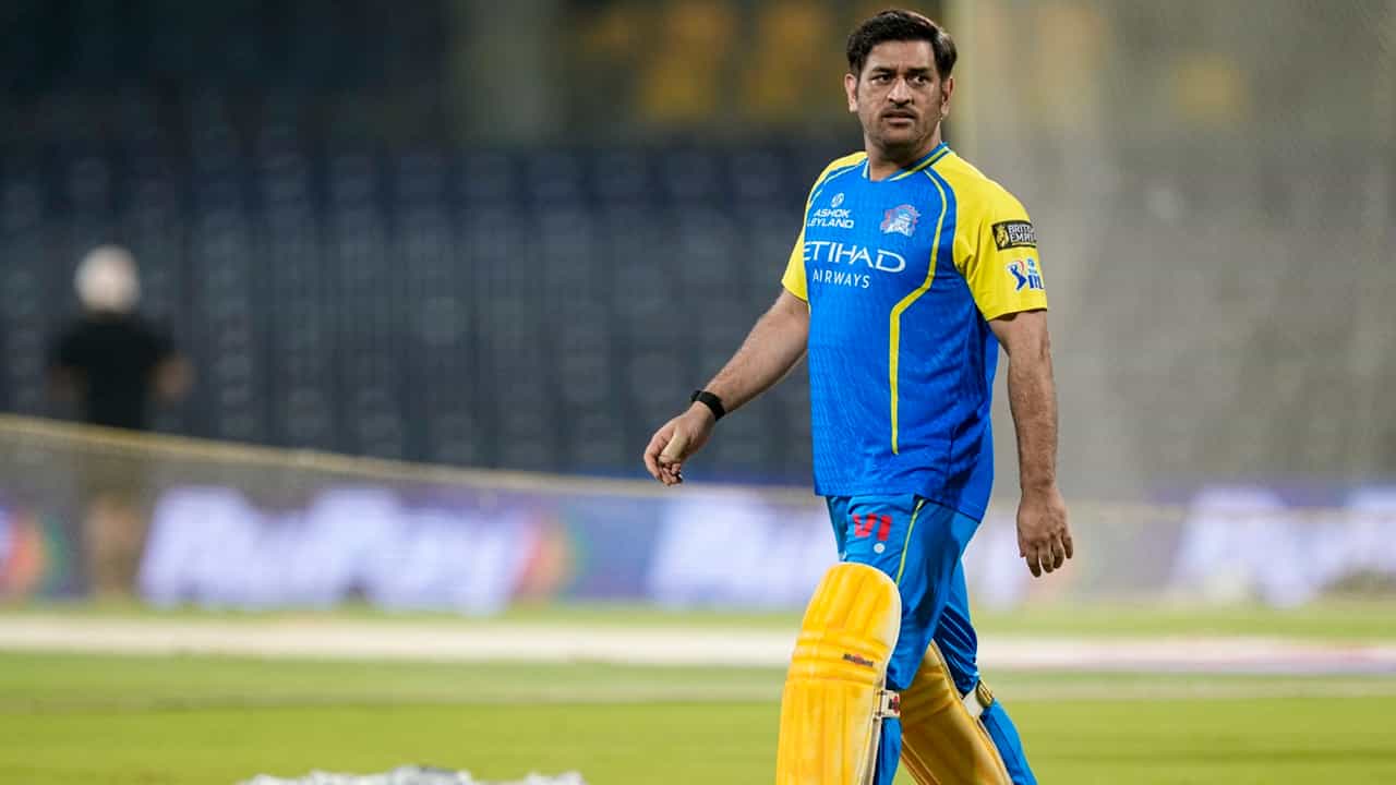CSK: ധോണി 25% ഓഹരി ചോദിച്ചോ? ചെന്നൈ സൂപ്പർ കിംഗ്സ് ക്യാമ്പിൽ സംഭവിക്കുന്നത് എന്ത്? CSK: ധോണി 25% ഓഹരി ചോദിച്ചോ? ചെന്നൈ സൂപ്പർ കിംഗ്സ് ക്യാമ്പിൽ സംഭവിക്കുന്നത് എന്ത്?