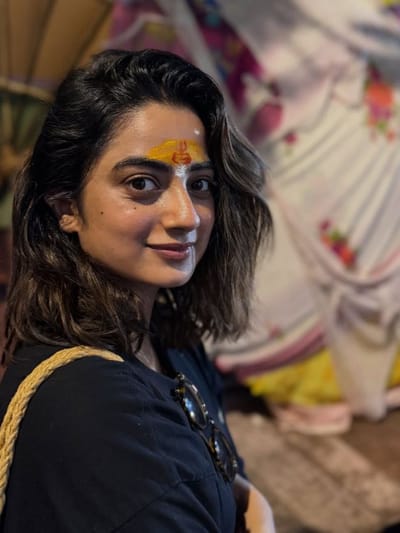 ഭക്തി മയം! നമിത കാശിയിൽ, ചിത്രങ്ങൾ വൈറൽ