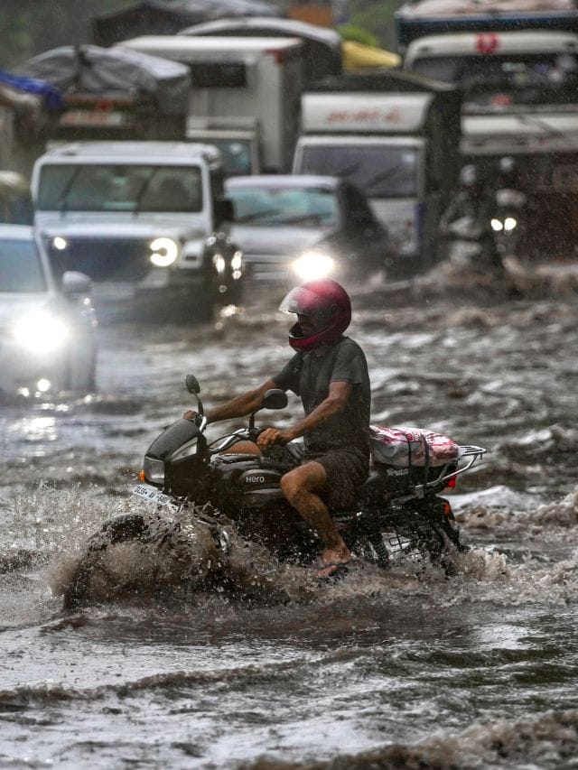 മഴയോട് മഴ! മുന്നറിയിപ്പില്‍ മാറ്റം; 10 ജില്ലകള്‍ക്ക് ഓറഞ്ച് അലര്‍ട്ട്‌