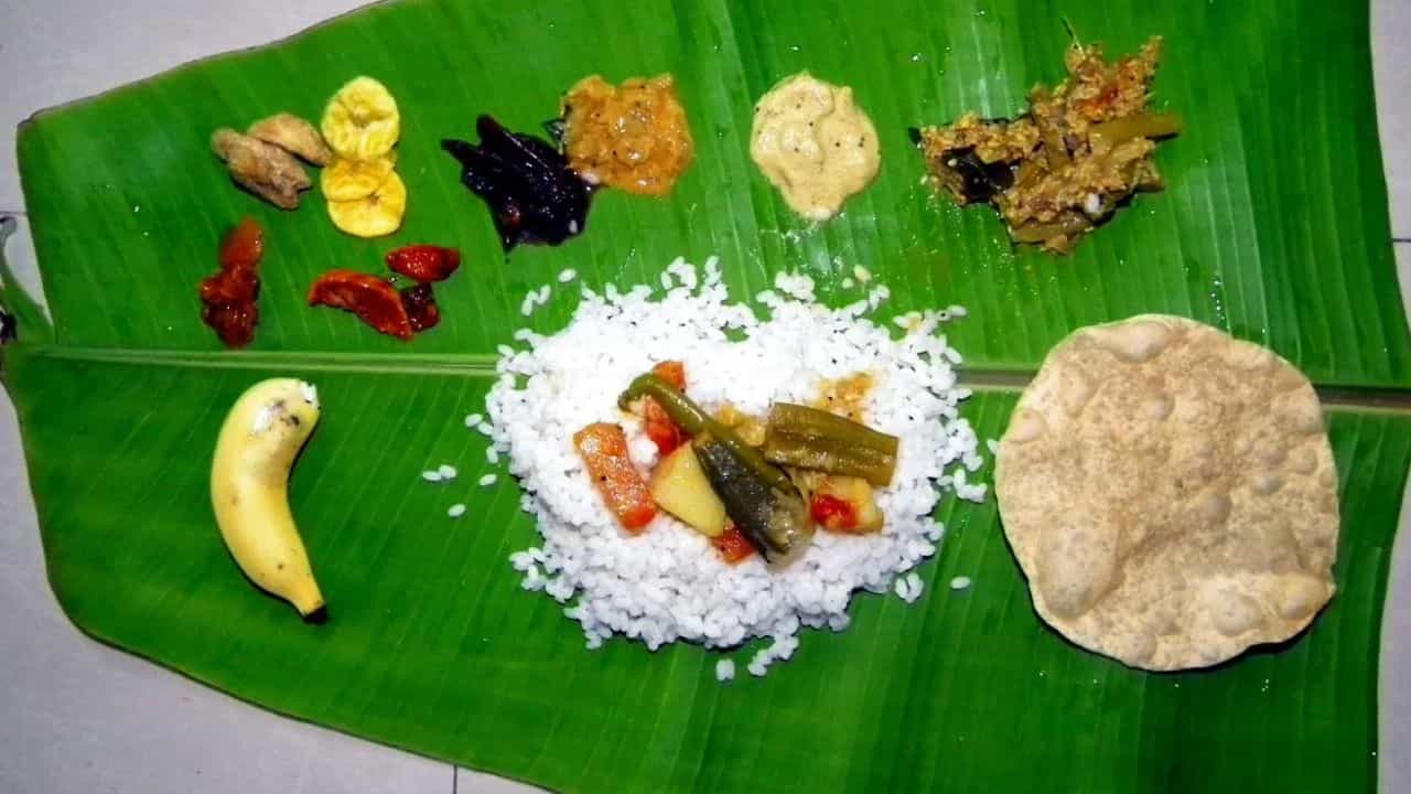 Onam Sadhya 2026: അഞ്ചുപേര്ക്ക് ഓണസദ്യയൊരുക്കാന് എത്ര രൂപ ചെലവ് വരും? കീശകാലിയാക്കും വിലക്കയറ്റം Onam Sadhya 2026: അഞ്ചുപേര്ക്ക് ഓണസദ്യയൊരുക്കാന് എത്ര രൂപ ചെലവ് വരും? കീശകാലിയാക്കും വിലക്കയറ്റം