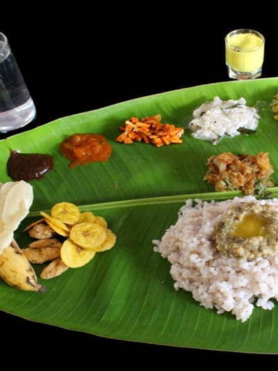 ഇലയിടൽ മുതൽ പായസം വരെ: ഓണസദ്യ കഴിക്കേണ്ട ശരിയായ ക്രമം