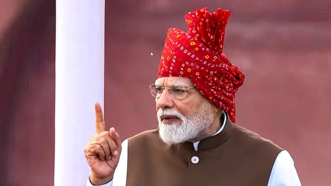 ചുവന്ന ടൈ ആന്‍ഡ് ഡൈ തലപ്പാവ് ധരിച്ച് മോദി; ഓരോ വര്‍ഷവും ഓരോ...