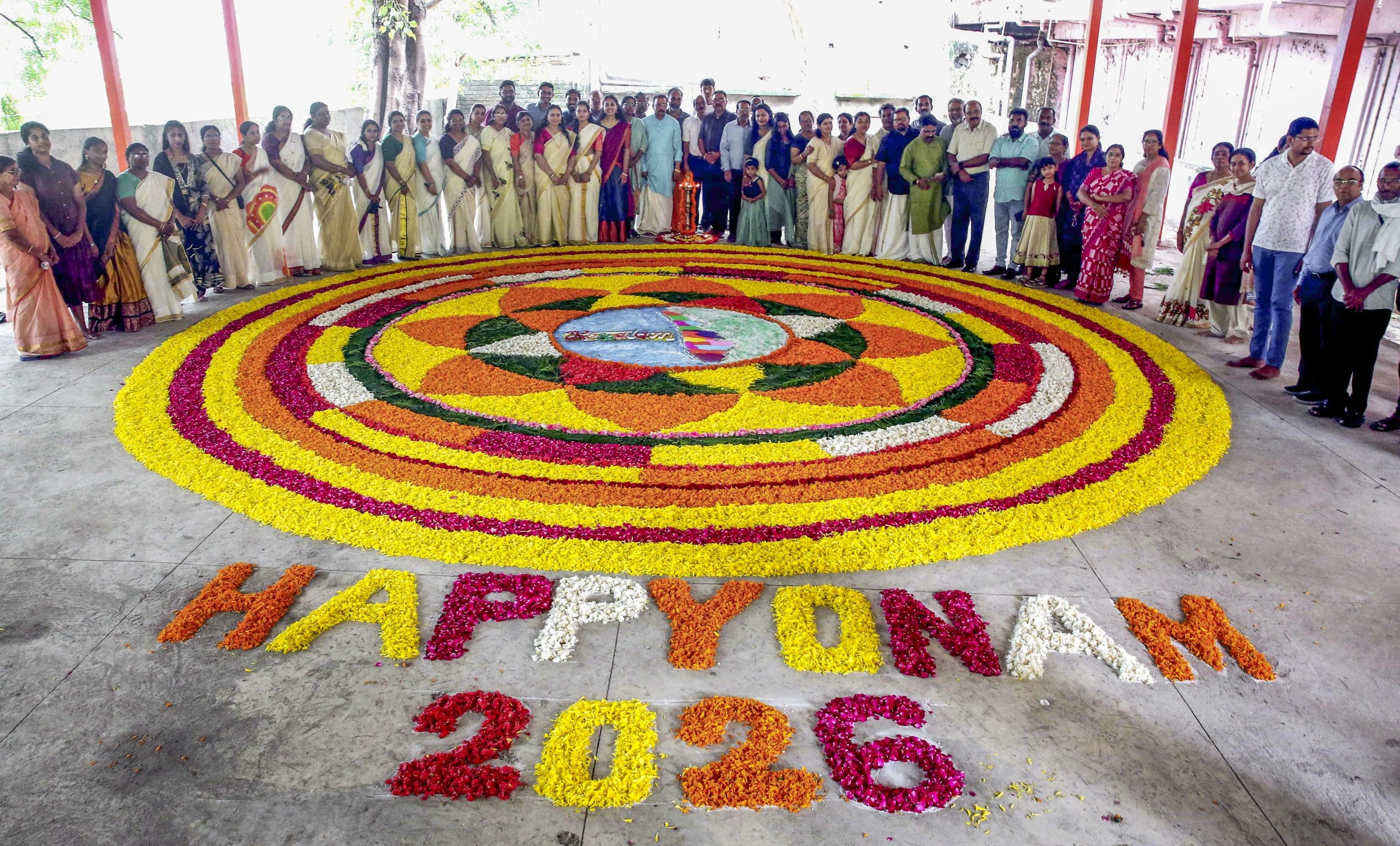 ഓണത്തിനായി പലഹാരങ്ങൾ തയ്യാറാക്കാൻ ആരംഭിക്കുന്നതും ചോതി ദിവസം മുതലാണ്. പണ്ടുകാലത്ത് ഇന്നേ ദിവസം വാങ്ങുന്ന ഓണക്കോടി മുതിർന്നവരാണ് എല്ലാവർക്കും നൽകുന്നത്. കുടുംബത്തിലെ കാരണവരാണ് ഈ ചടങ്ങ് നിർവ്വഹിച്ച് പോരുന്നത്. ചോതി ദിനത്തിൽ ഐശ്വര്യത്തിനും സന്തോഷത്തിനും വേണ്ടി പ്രത്യേകം പ്രാർത്ഥനകളും മറ്റും നടത്തിയിരുന്നു. ഇന്ന് ഇത്തരം ചടങ്ങുകളും ആചാരങ്ങളും വളരെ വിരളമാണ്.