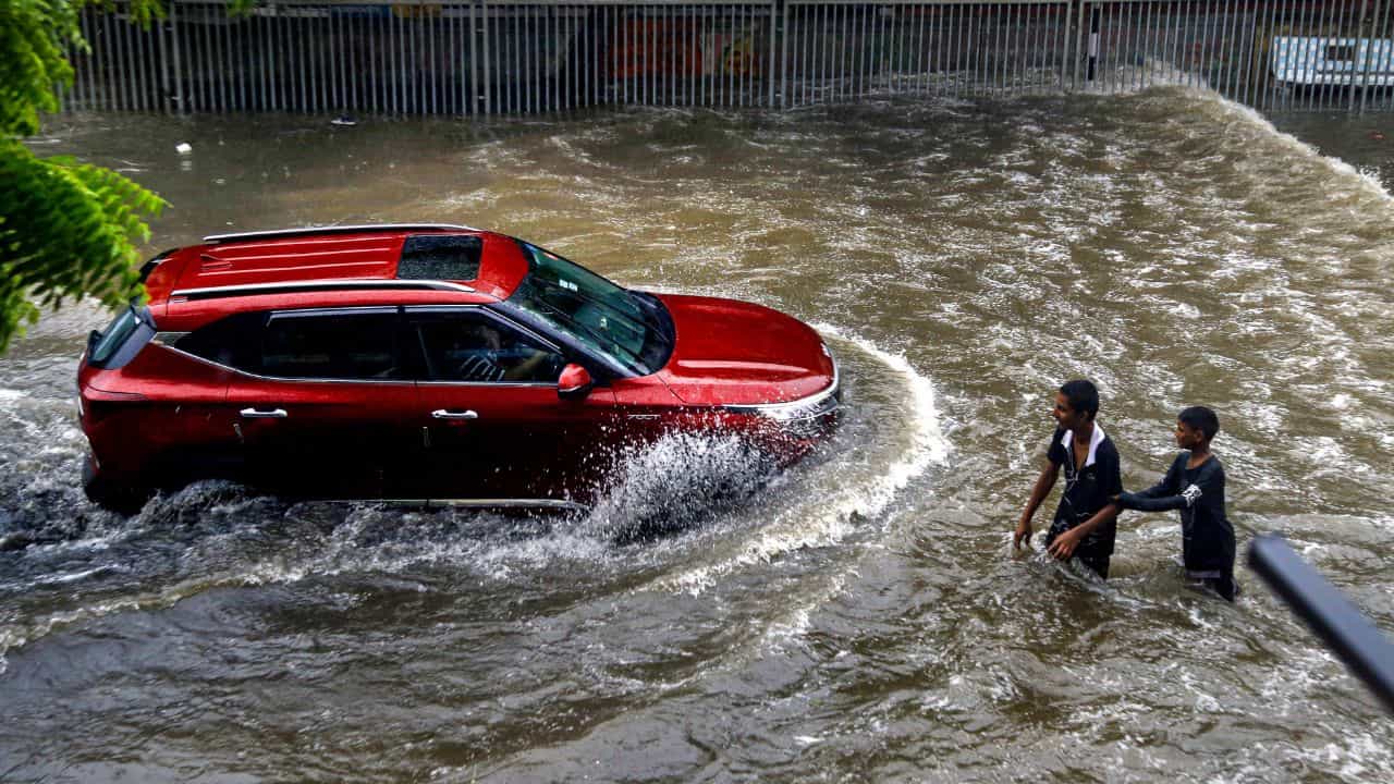 Pathanamthitta Rain Alert: പത്തനംതിട്ടയിൽ ജാഗ്രത തുടരണം, ഇന്ന് രാത്രിയും മിന്നൽപ്രളയ സാധ്യത: പി സി വിഷ്ണുനാഥ് Pathanamthitta Rain Alert: പത്തനംതിട്ടയിൽ ജാഗ്രത തുടരണം, ഇന്ന് രാത്രിയും മിന്നൽപ്രളയ സാധ്യത: പി സി വിഷ്ണുനാഥ്