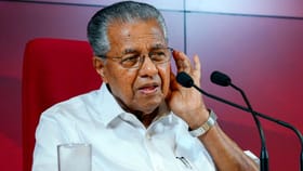 എല്ലാം ഞാനാണെന്ന ഭാവം കമ്മ്യൂണിസ്റ്റ് നേതാവിന് യോജിച്ചതല്ല