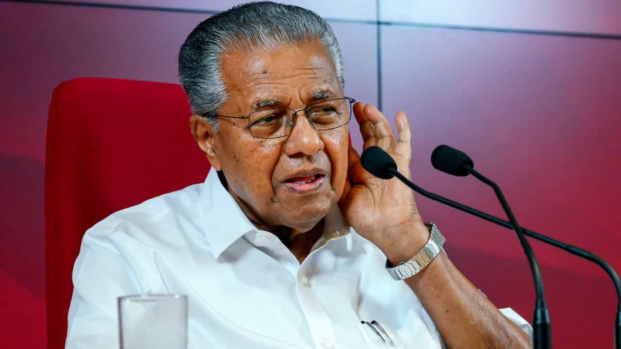 Pinarayi Vijayan: എല്ലാം ഞാനാണെന്ന ഭാവം കമ്മ്യൂണിസ്റ്റ് നേതാവിന് യോജിച്ചതല്ല; പിണറായി വിജയനെ കടന്നാക്രമിച്ച് സിപിഐ Pinarayi Vijayan: എല്ലാം ഞാനാണെന്ന ഭാവം കമ്മ്യൂണിസ്റ്റ് നേതാവിന് യോജിച്ചതല്ല; പിണറായി വിജയനെ കടന്നാക്രമിച്ച് സിപിഐ