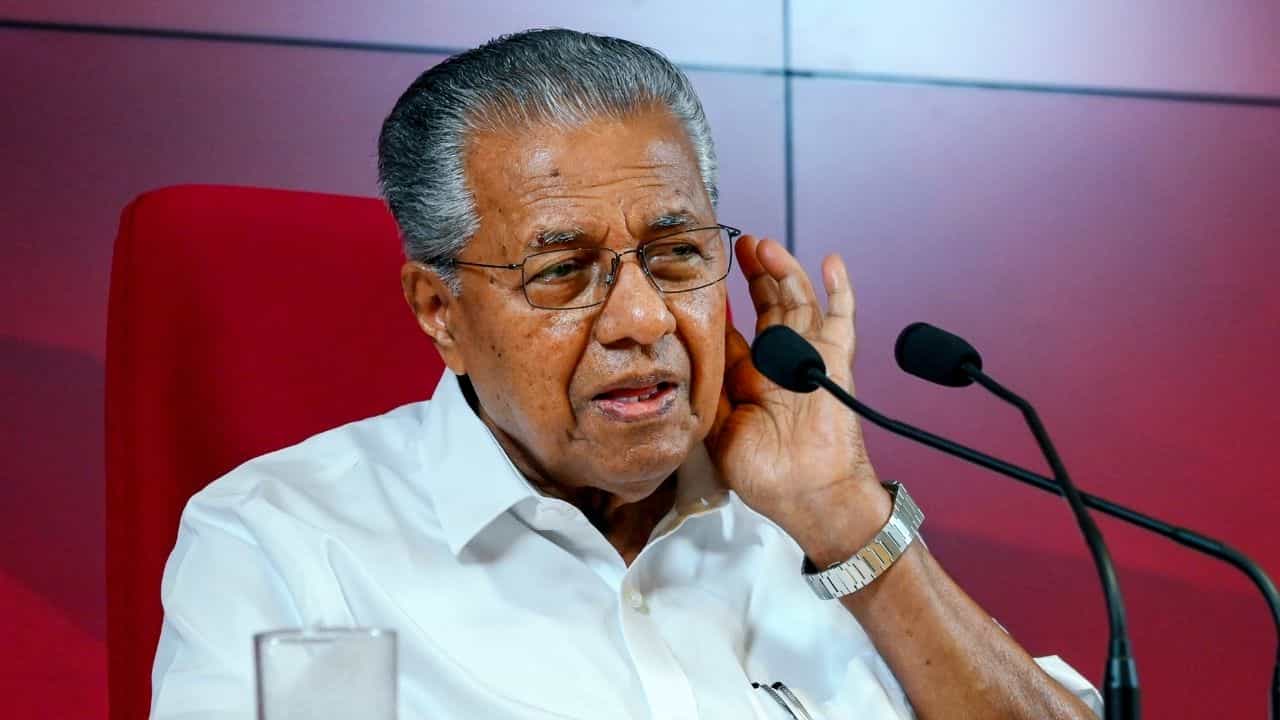 Pinarayi Vijayan: അവസരവാദികളും വർഗീയ വഞ്ചകരും അധികകാലം മുന്നോട്ടു പോയിട്ടില്ല; പിണറായി വിജയൻ