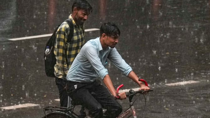 മഴ കരുത്ത് പ്രാപിക്കുന്നു; വിവിധ ജില്ലകളില്‍ യെല്ലോ അലര്‍ട്ട്‌