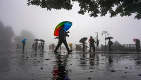 ഇന്നും നാളെയും വിവിധ ജില്ലകളില്‍ യെല്ലോ അലര്‍ട്ട്; കരുത്തോടെ മഴ