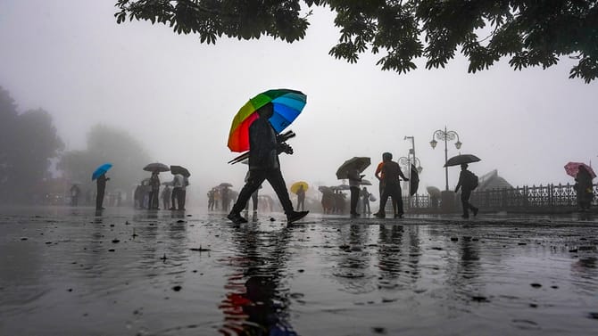 ഇന്നും നാളെയും വിവിധ ജില്ലകളില്‍ യെല്ലോ അലര്‍ട്ട്; കരുത്തോടെ മഴ