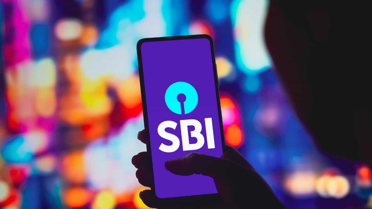 SBI Fixed Deposit: എസ്ബിഐ 444 ദിവസത്തെ എഫ്ഡി; കുറഞ്ഞ കാലയളവില് കൂടുതല് നേട്ടം SBI Fixed Deposit: എസ്ബിഐ 444 ദിവസത്തെ എഫ്ഡി; കുറഞ്ഞ കാലയളവില് കൂടുതല് നേട്ടം