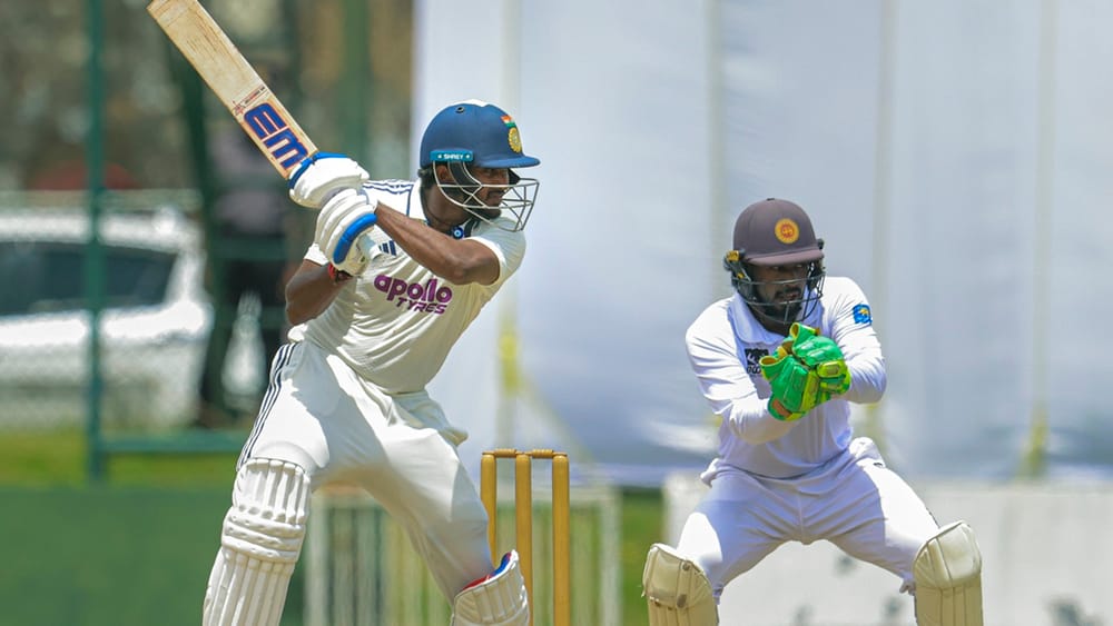 IND vs SL: ആദ്യ ടെസ്റ്റിന് മുമ്പ് സസ്‌പെന്‍സ്! ഇന്ത്യന്‍ ടീം കൊളംബോയിലെത്തി' സായ് സുദര്‍ശന്‍ 'മിസിങ്'