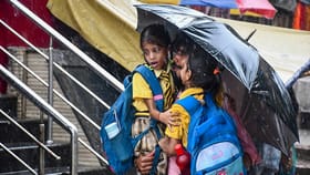 അഞ്ച്‌ ജില്ലകളില്‍ അവധി; നാളെയും വീട്ടിലിരിക്കാം