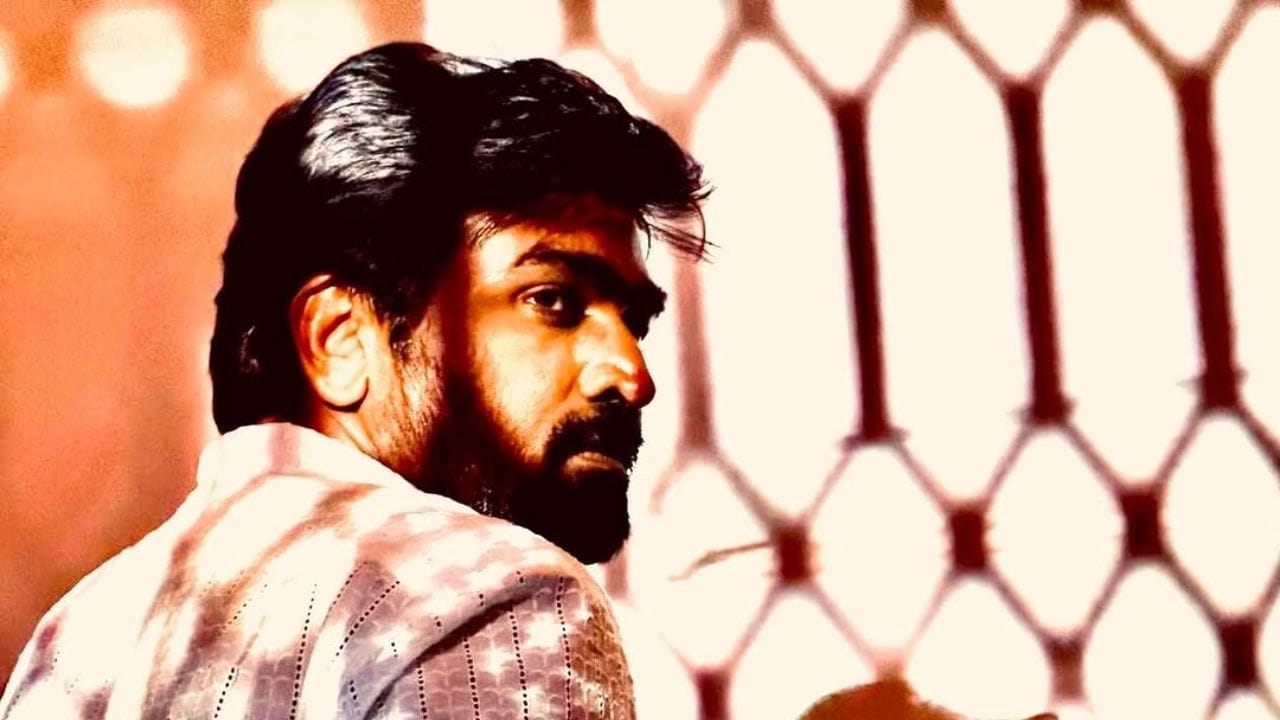 ജയിലർ രണ്ടാം ഭാഗത്തിൽ അഭിനയിക്കാൻ പ്രധാന കാരണം രജനികാന്തിനോടുള്ള കടുത്ത ആരാധനയാണ്. അദ്ദേഹത്തെ നേരിട്ട് കാണാൻ വേണ്ടിയാണ് ആ വേഷം ചെയ്യാൻ തയ്യാറായത്. അഞ്ച് പതിറ്റാണ്ടോളമായി സിനിമയിൽ സൂപ്പർസ്റ്റാറായി തുടരുന്ന അദ്ദേഹത്തിൽ നിന്ന് തനിക്ക് ഒരുപാട് കാര്യങ്ങൾ പഠിക്കാനുണ്ട്. അതിനാലാണ് ഈ ചിത്രത്തിൽ അഭിനയിക്കാൻ പെട്ടെന്ന് സമ്മതം മൂളിയതെന്ന് താരം വ്യക്തമാക്കി.