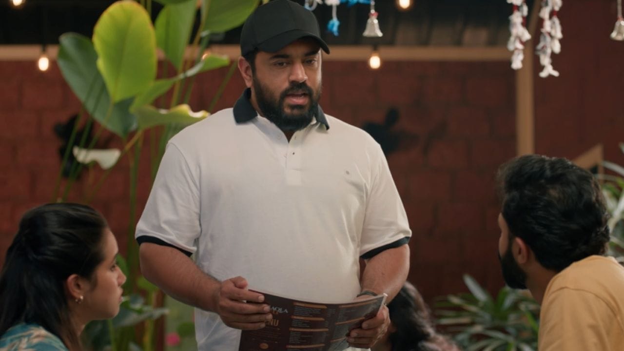 ഞായറാഴ്ച ഉച്ചയോടെ റിലീസ് ചെയ്ത സോൾമേറ്റ്സ് ഒരു സാത്തുകുടി പ്രണയം ഷോർട്ട് ഫിലിം മണിക്കൂറുകൾക്കകം ലക്ഷങ്ങളാണ് കണ്ടത്. ഒരു പക്ഷേ സിനിമാ ചരിത്രത്തിൽ ആദ്യമായിട്ടാകും ഒരു സിനിമയിൽ പ്രതിപാതിക്കുന്ന ഷോർട്ട് ഫിലിം അതേ പേരിലും അതേ കഥയിലും പടം ഇറങ്ങിയതിന് ശേഷം പുറത്തിറക്കുന്നത്.