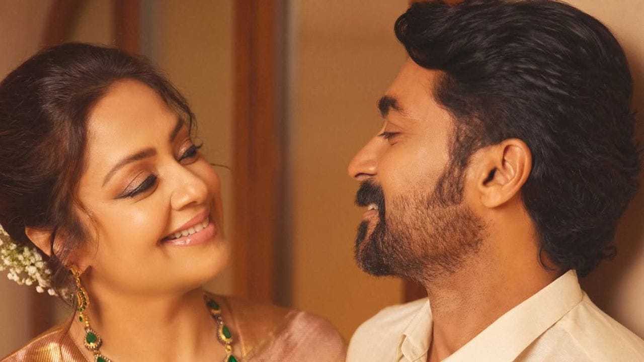 2003 മൂന്നിൽ പുറത്തിറങ്ങിയ കാക്ക കാക്ക എന്ന സിനിമയുടെ ചിത്രീകരണ സമയത്താണ് ഇരുവരും പ്രണയത്തിലാകുന്നത്. എന്നാൽ സൂര്യയുടെ പിതാവും നടനുമായ ശിവകുമാർ ആദ്യം ഈ വിവാഹത്തെ ശക്തമായി എതിർത്തിരുന്നു. ജ്യോതികയെ അല്ലാതെ മറ്റൊരാളെ വിവാഹം കഴിക്കില്ലെന്നും, മറിച്ചാണെങ്കിൽ ജീവിതകാലം മുഴുവൻ താൻ ഒറ്റയ്ക്ക് ജീവിക്കുമെന്നും സൂര്യ അന്ന് അച്ഛനോട് ഉറപ്പിച്ചു പറഞ്ഞു.