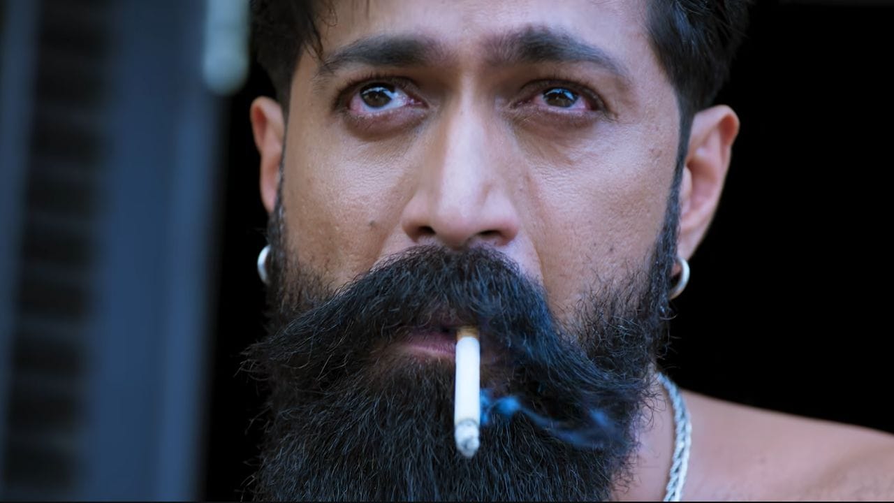 മിക്ക ഭാഷകളിലും വൻ സ്വീകരണമാണ് ടോക്സിക്കിന് ലഭിച്ചത്. ഹിന്ദിയിൽ നിന്ന് 55 കോടിയും കന്നഡയിൽ നിന്ന് 23.30 കോടിയും തെലുങ്കിൽ നിന്ന് 16 കോടിയും തമിഴിൽ നിന്ന് 5.50 കോടിയും ചിത്രം നേടി. മലയാളത്തിൽ നിന്ന് 1.30 കോടി രൂപയാണ് ആദ്യദിന കളക്ഷൻ. ഇതോടെയാണ് ഇന്ത്യയിൽ നിന്നുമുള്ള നെറ്റ് കളക്ഷൻ 101.10 കോടി രൂപയിലേക്ക് എത്തിയത്.