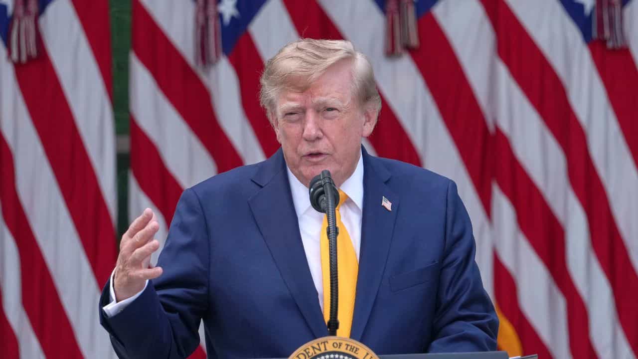 Iran US Conflict: ഹോർമുസ് കടലിടുക്കിലെ മൈനുകൾ പൂർണ്ണമായും നീക്കി; പുതിയ മൈനുകൾ സ്ഥാപിച്ചാൽ കടുത്ത നടപടിയെന്ന് ട്രംപ് Iran US Conflict: ഹോർമുസ് കടലിടുക്കിലെ മൈനുകൾ പൂർണ്ണമായും നീക്കി; പുതിയ മൈനുകൾ സ്ഥാപിച്ചാൽ കടുത്ത നടപടിയെന്ന് ട്രംപ്